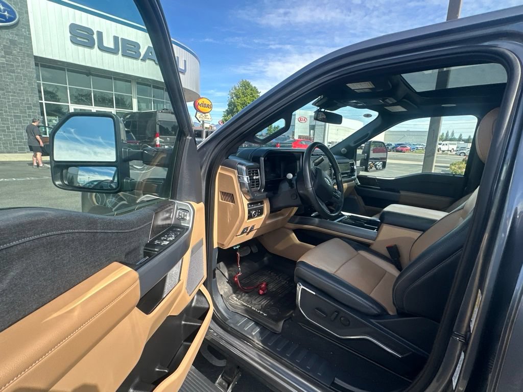 Used 2023 Ford F350 Lariat w/ Lariat Ultimate Package AWD/4WD image 6