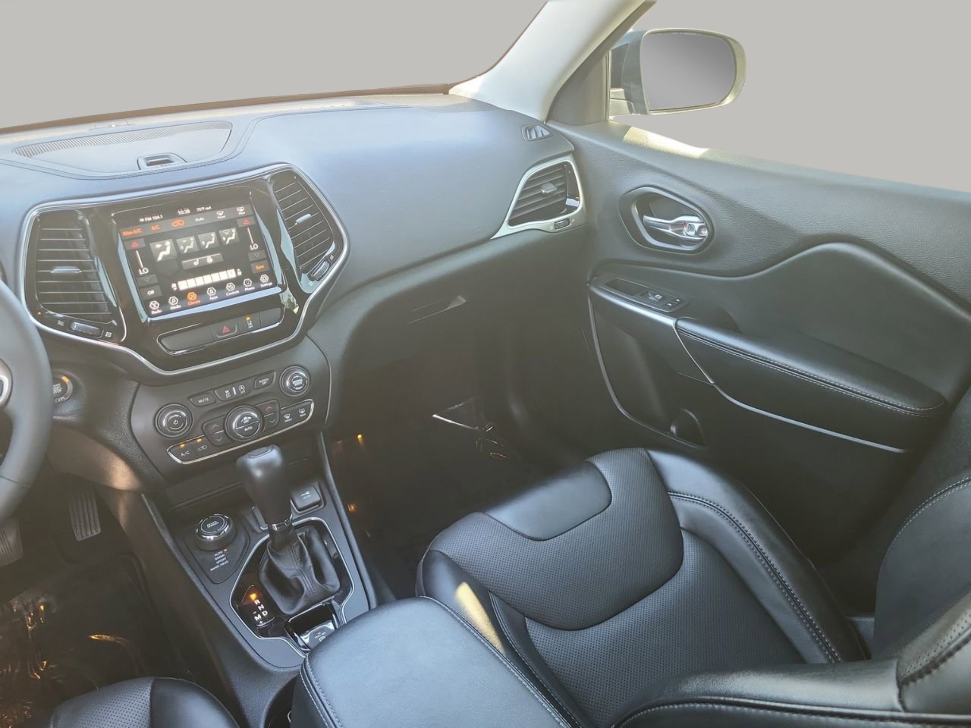 Used 2022 Jeep Cherokee Limited image 13