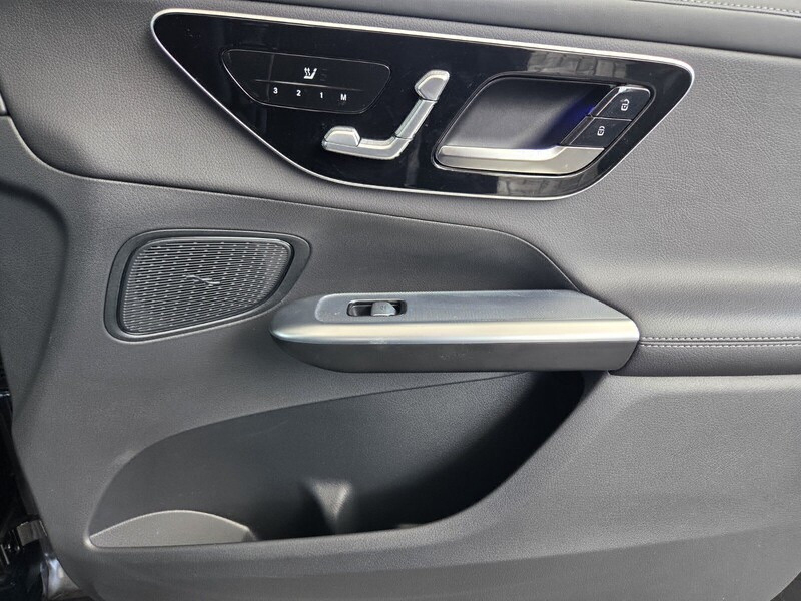 Certified 2023 Mercedes-Benz GLC 300 image 21