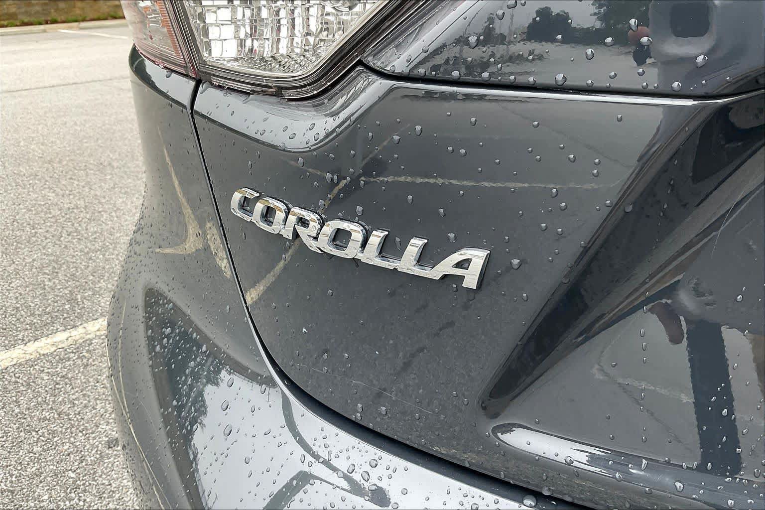 Used 2025 Toyota Corolla LE w/ Convenience Package FWD image 30