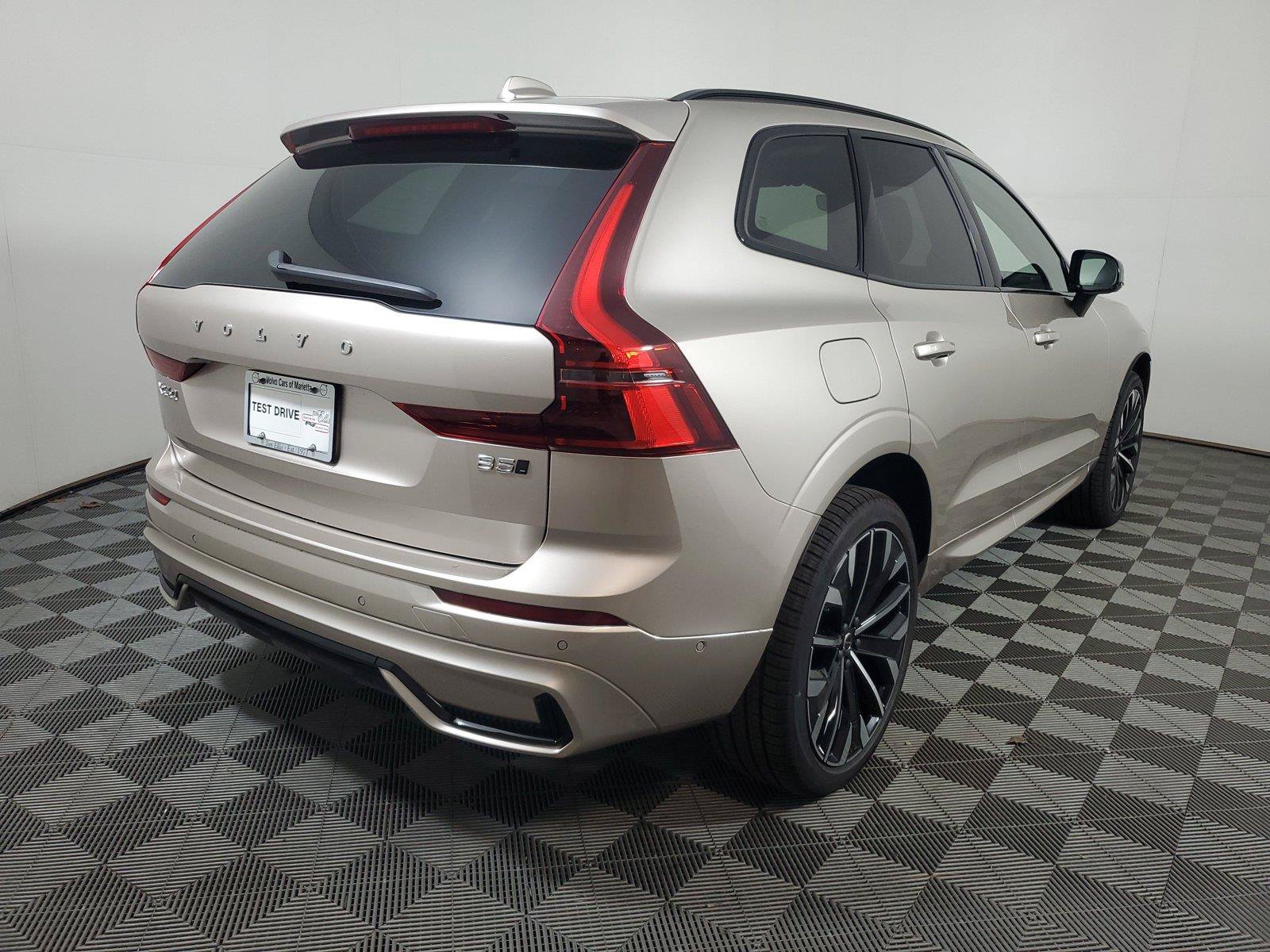 New 2027 Volvo XC60 B5 Ultra AWD/4WD image 6