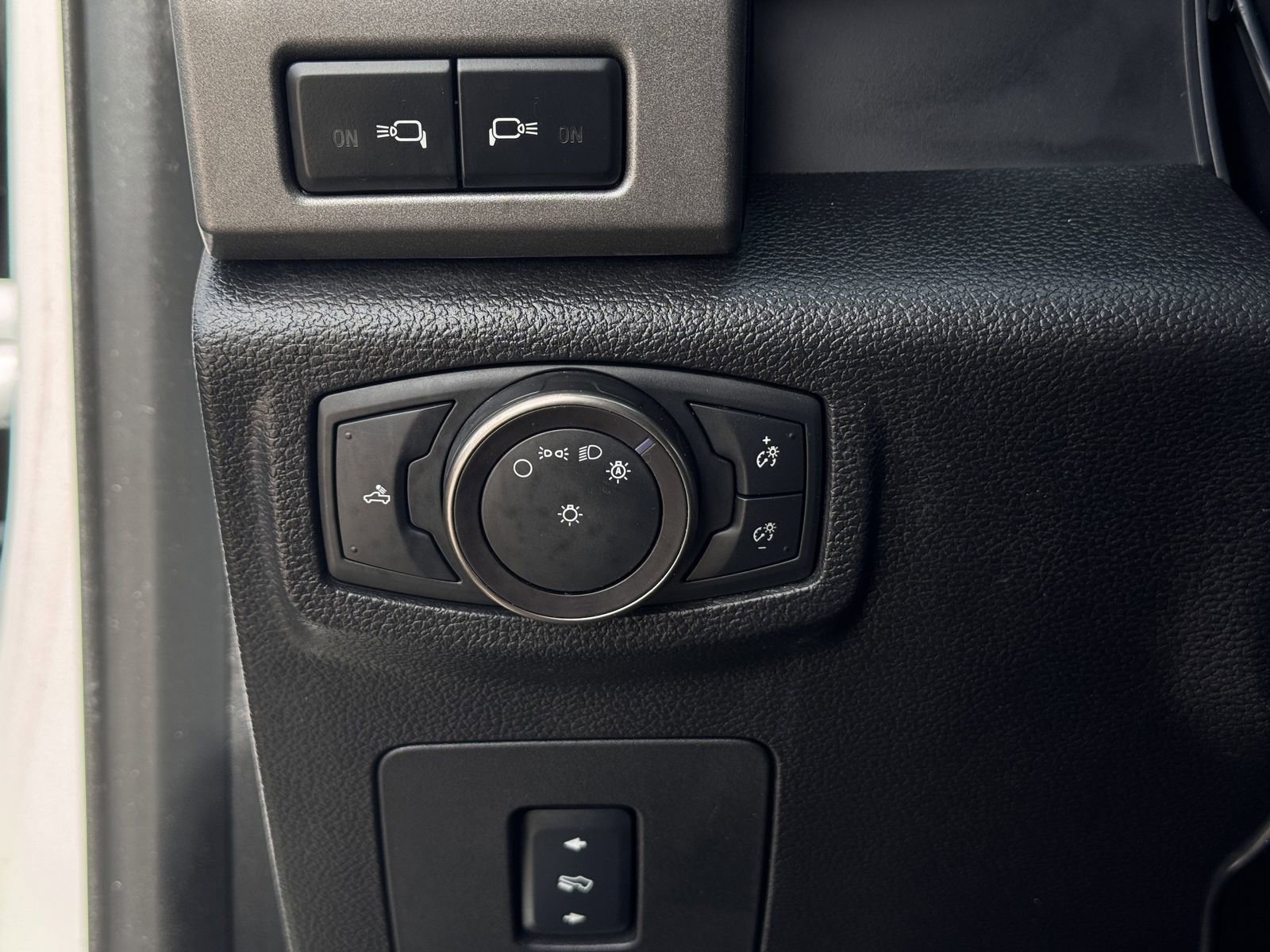 Used 2018 Ford F150 Raptor w/ Equipment Group 802A Luxury image 23