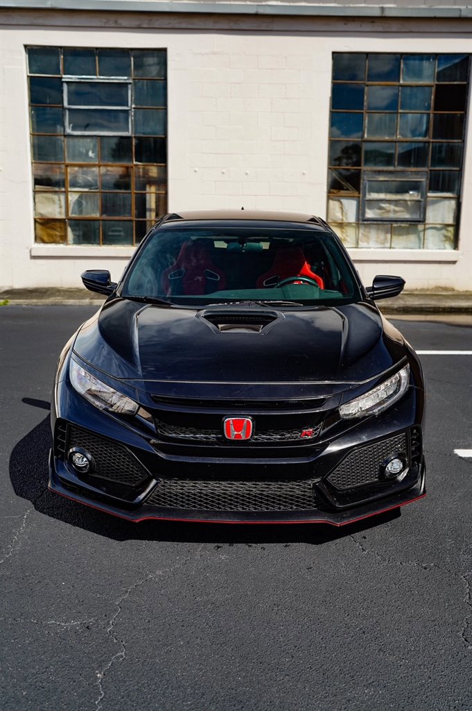 Used 2017 Honda Civic Type R image 2