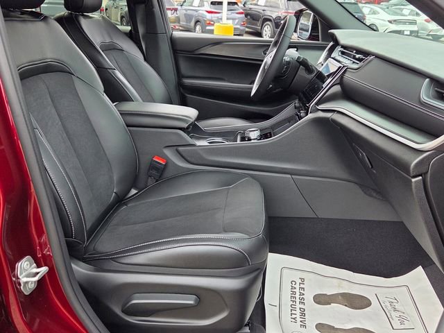 New 2024 Jeep Grand Cherokee L Altitude image 17