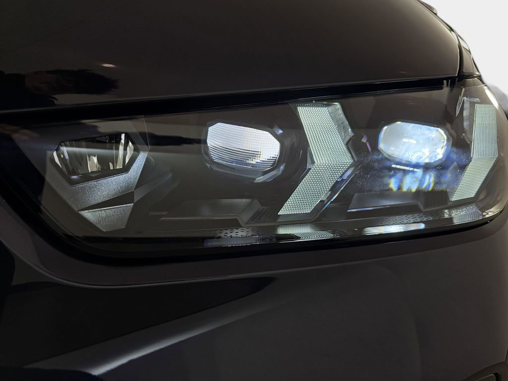 New 2026 BMW X6 xDrive40i image 33