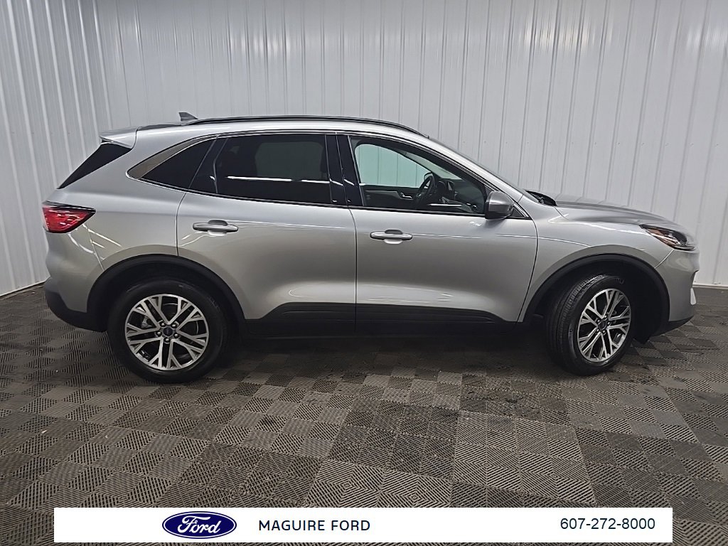 Used 2022 Ford Escape SEL w/ Technology Package image 2
