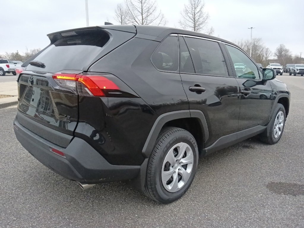 New 2025 Toyota RAV4 LE image 3