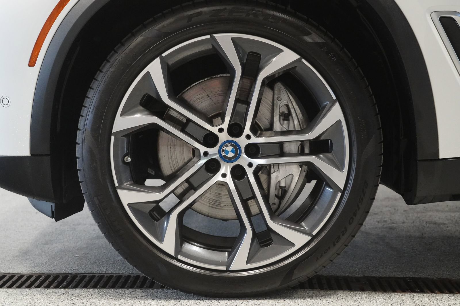 Used 2023 BMW X5 xDrive45e w/ Executive Package AWD/4WD image 8