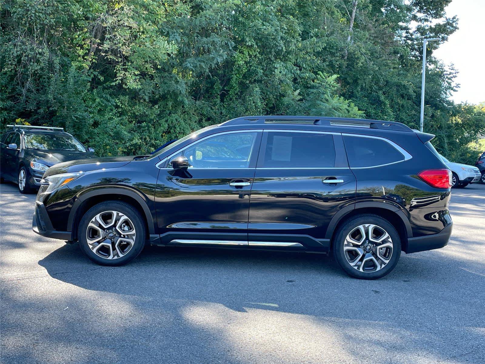 Used 2026 Subaru Ascent Touring AWD/4WD image 2