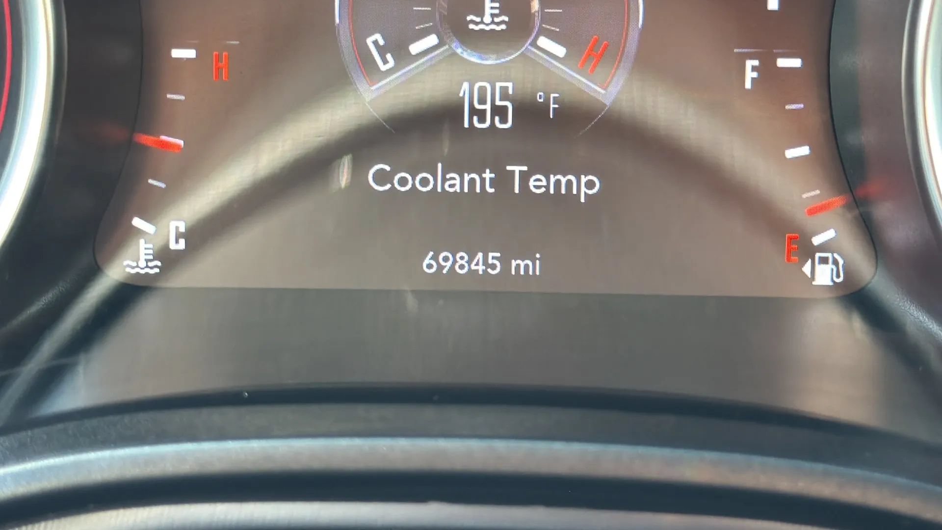 Used 2022 Dodge Challenger SXT RWD image 16