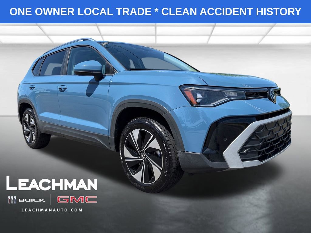 Used 2025 Volkswagen Taos SE image 1