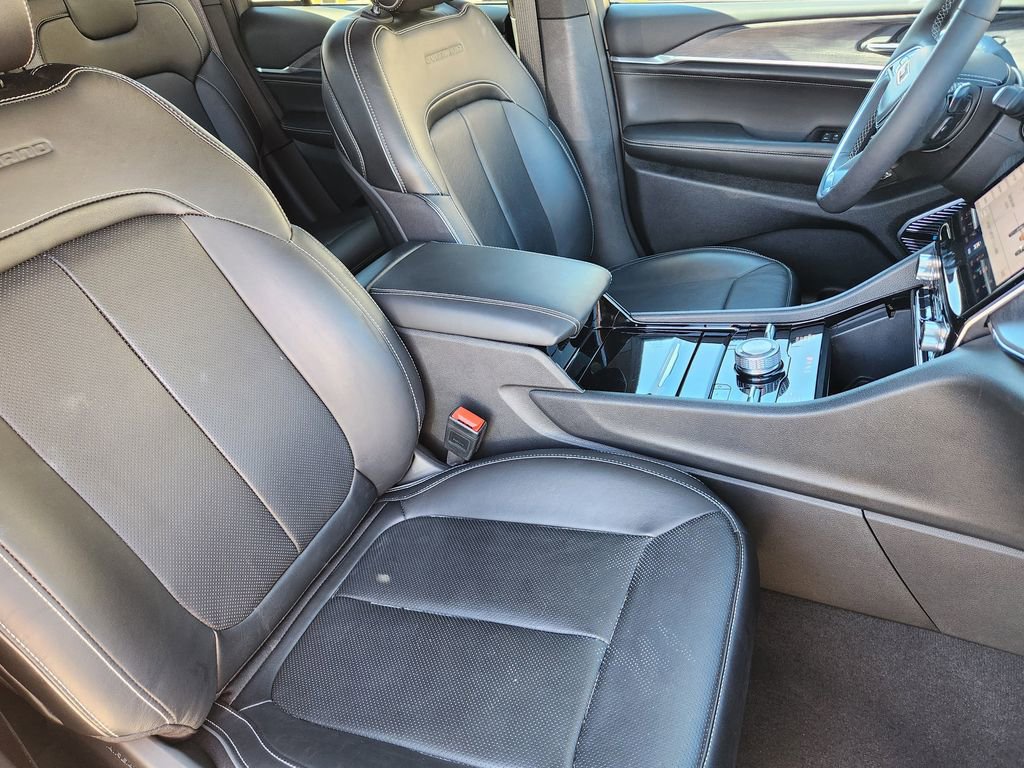 Used 2024 Jeep Grand Cherokee Overland image 14