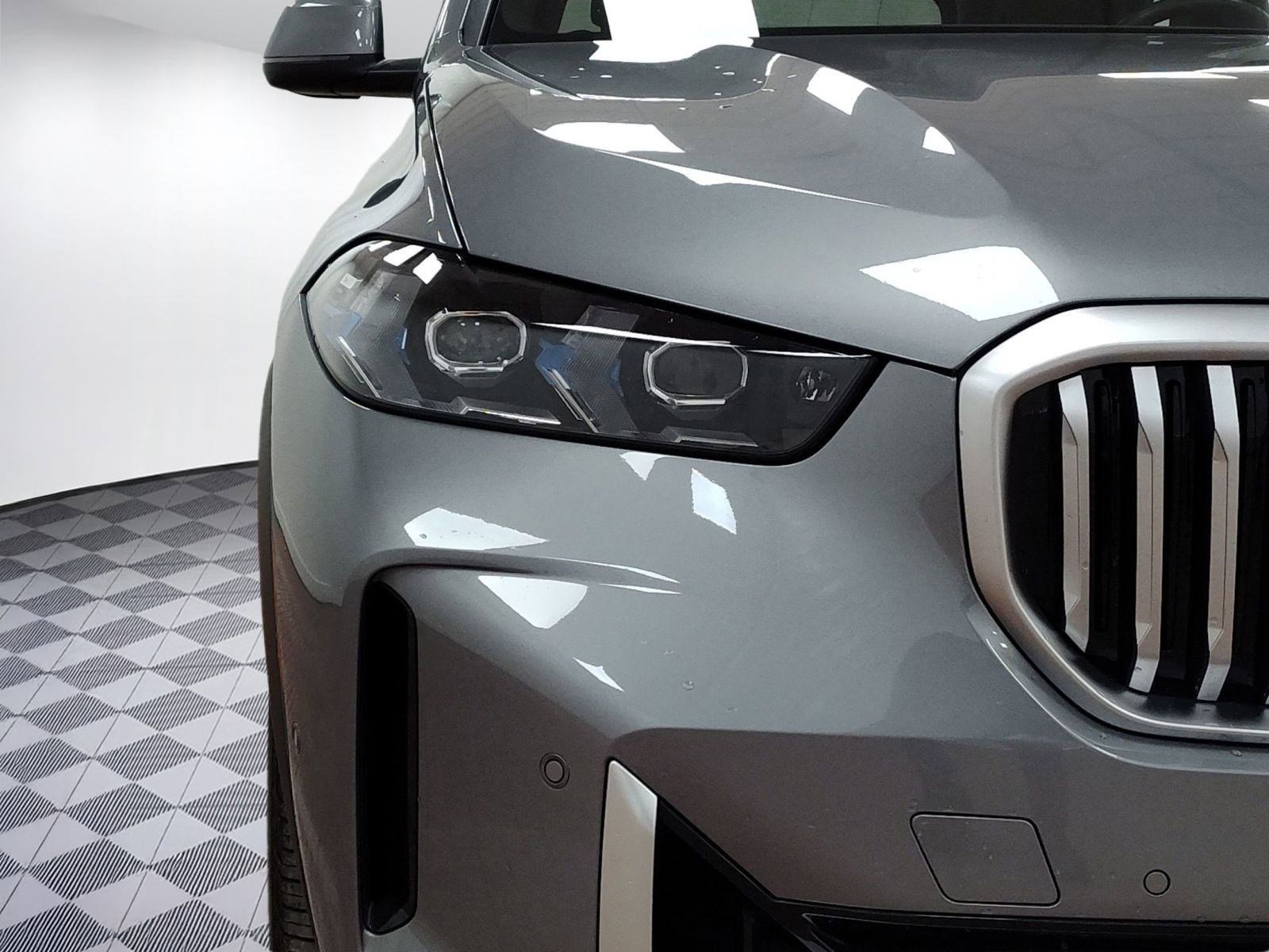 Used 2025 BMW X5 xDrive50e w/ Parking Assistance Package image 10