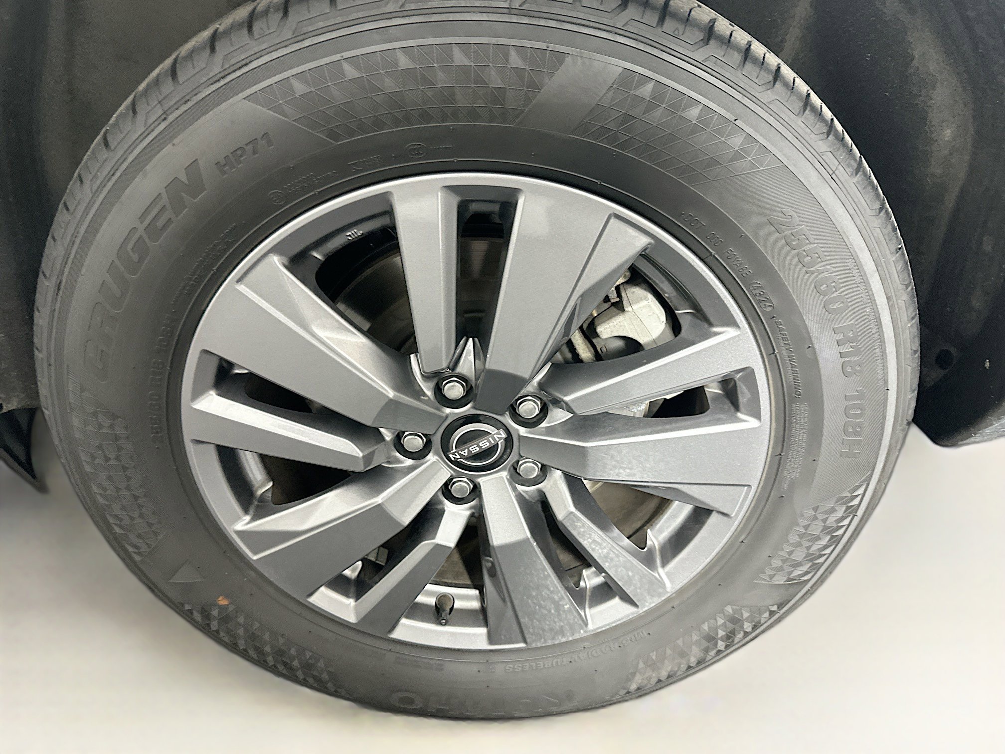 Used 2025 Nissan Pathfinder SV FWD image 11