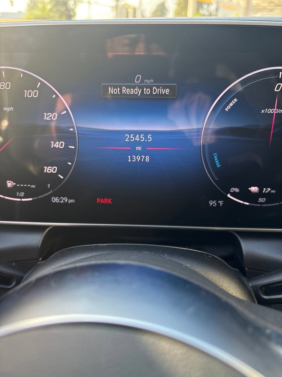 Used 2025 Mercedes-Benz GLC 350e 4MATIC image 13