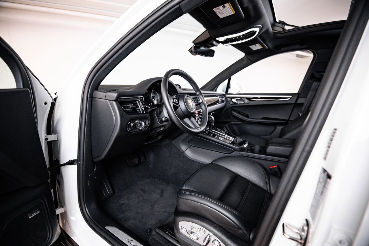 Certified 2026 Porsche Macan S AWD/4WD image 4