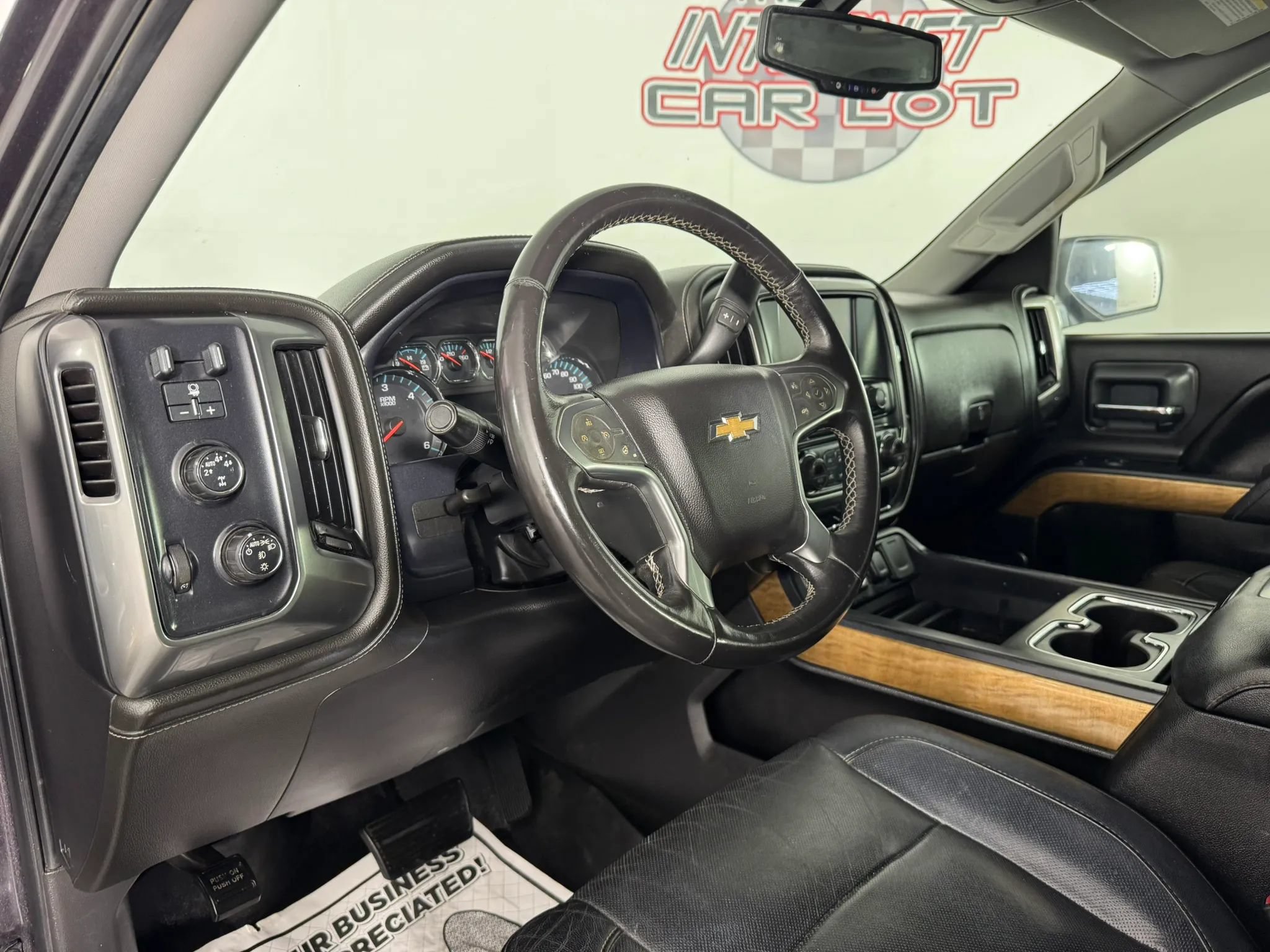 Used 2015 Chevrolet Silverado 1500 LTZ w/ LTZ Plus Package AWD/4WD image 10