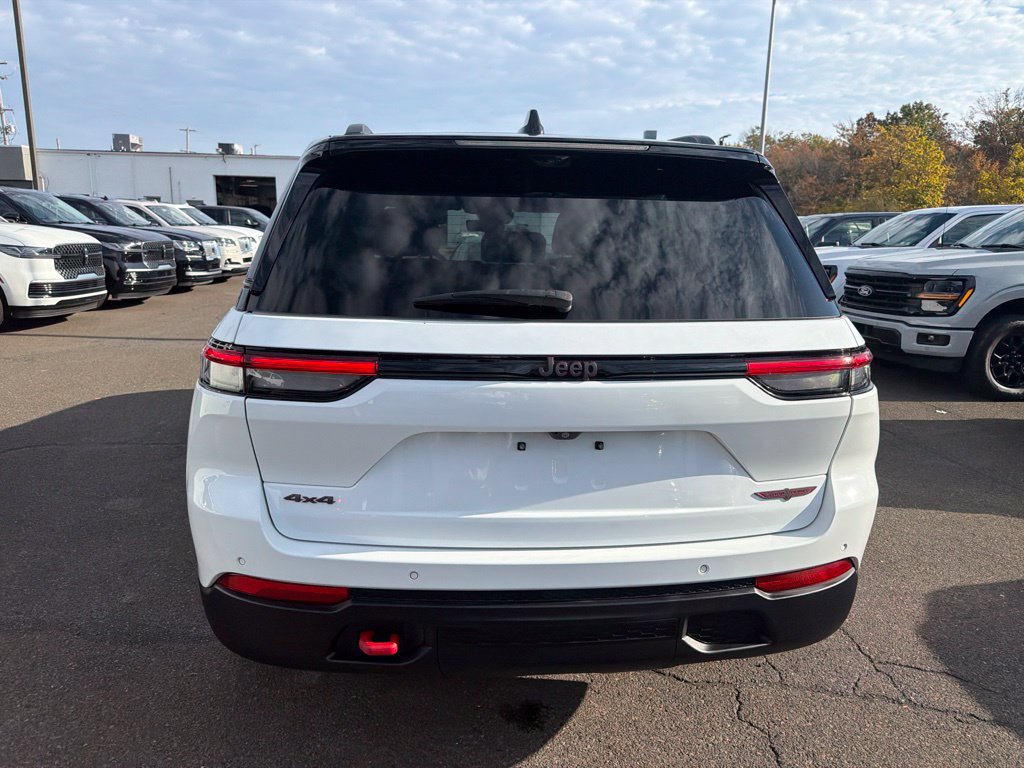 Used 2022 Jeep Grand Cherokee Trailhawk w/ ADV Protech Group II AWD/4WD image 4