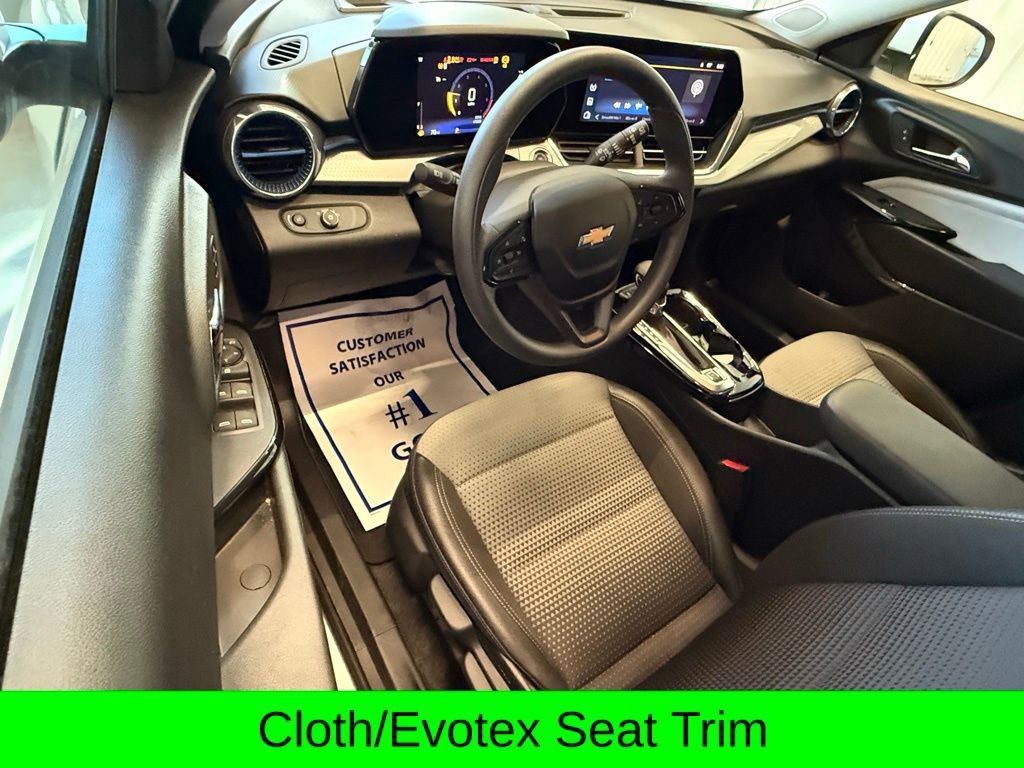 Used 2025 Chevrolet Trax LT image 13