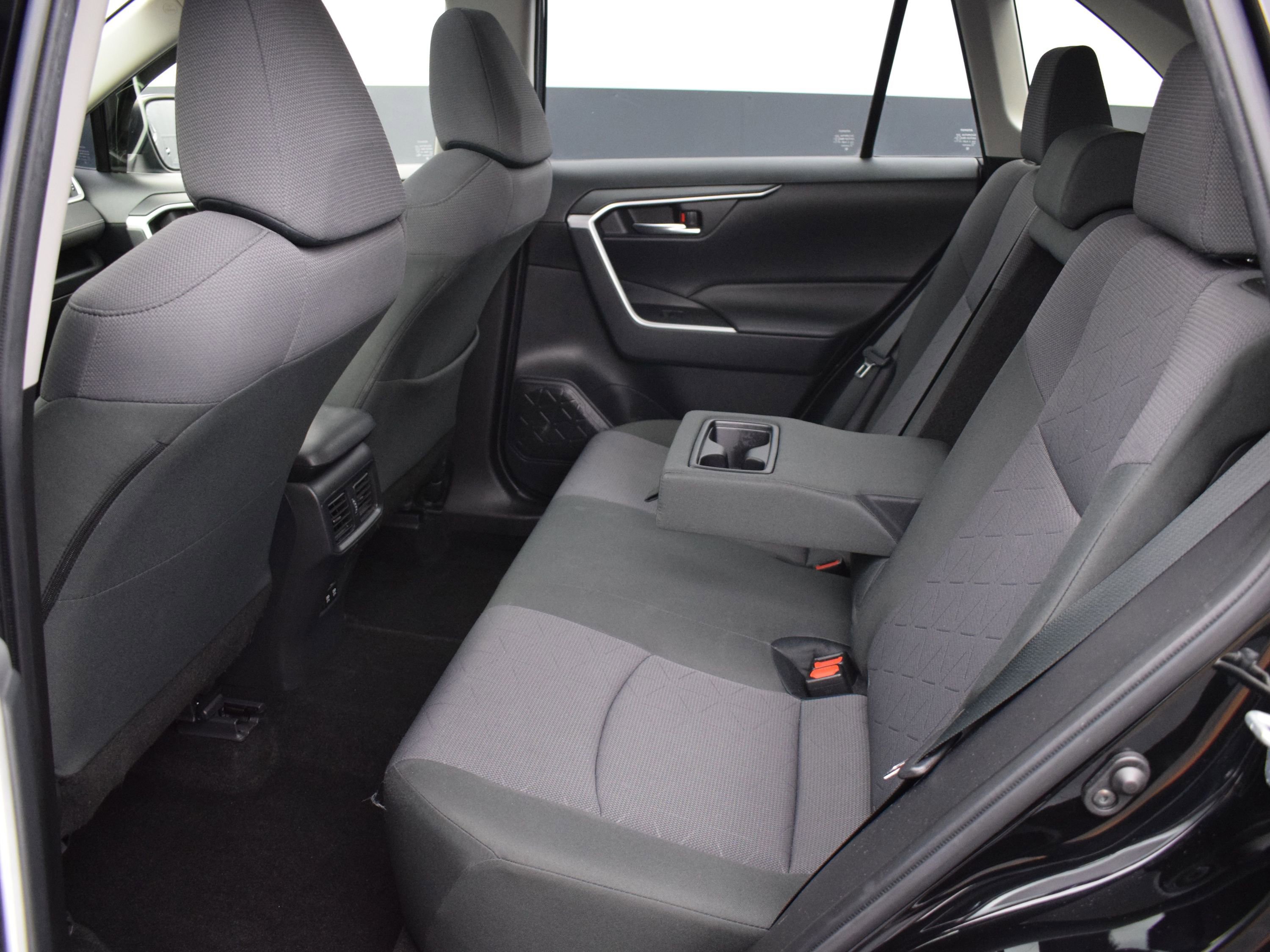 Used 2019 Toyota RAV4 XLE w/ Convenience Package AWD/4WD image 13