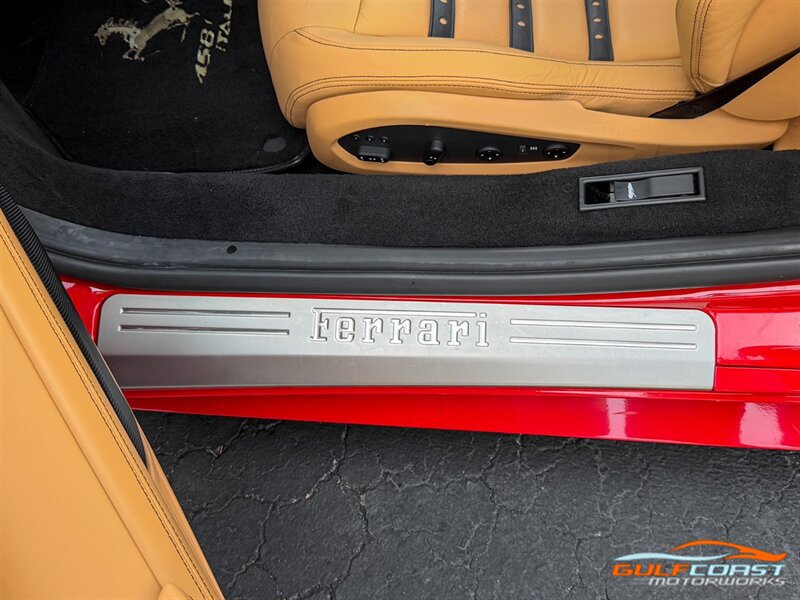 Used 2011 Ferrari 458 Italia Coupe RWD image 25