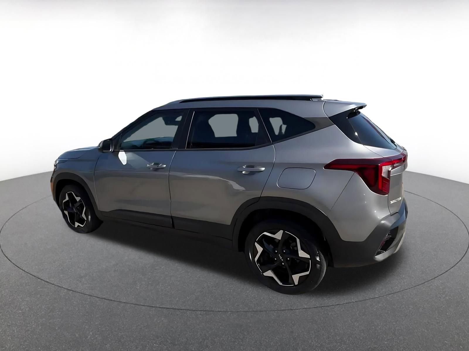 Used 2025 Kia Seltos S FWD image 15