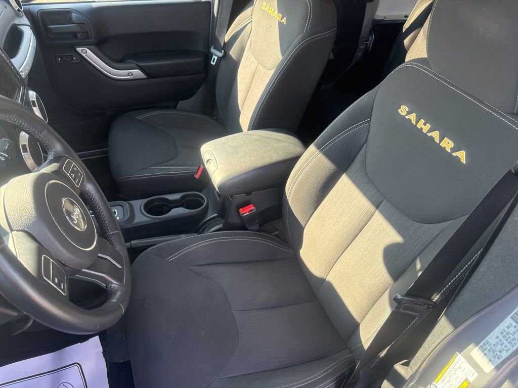 Used 2016 Jeep Wrangler Unlimited Sahara image 16