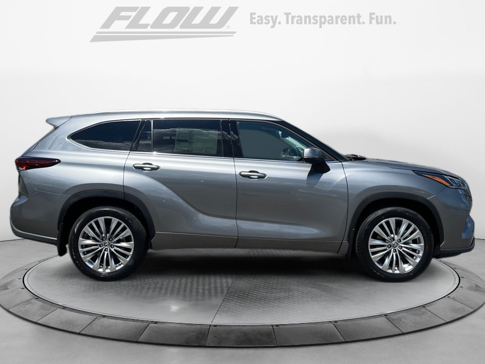New 2026 Toyota Highlander Platinum AWD/4WD image 8