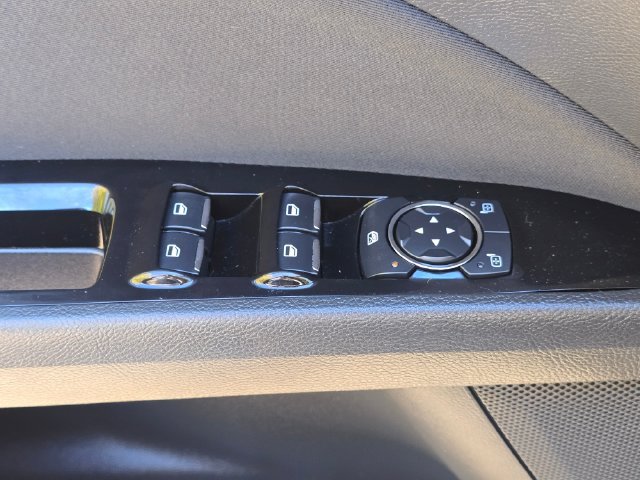 Used 2015 Ford Fusion SE FWD image 22