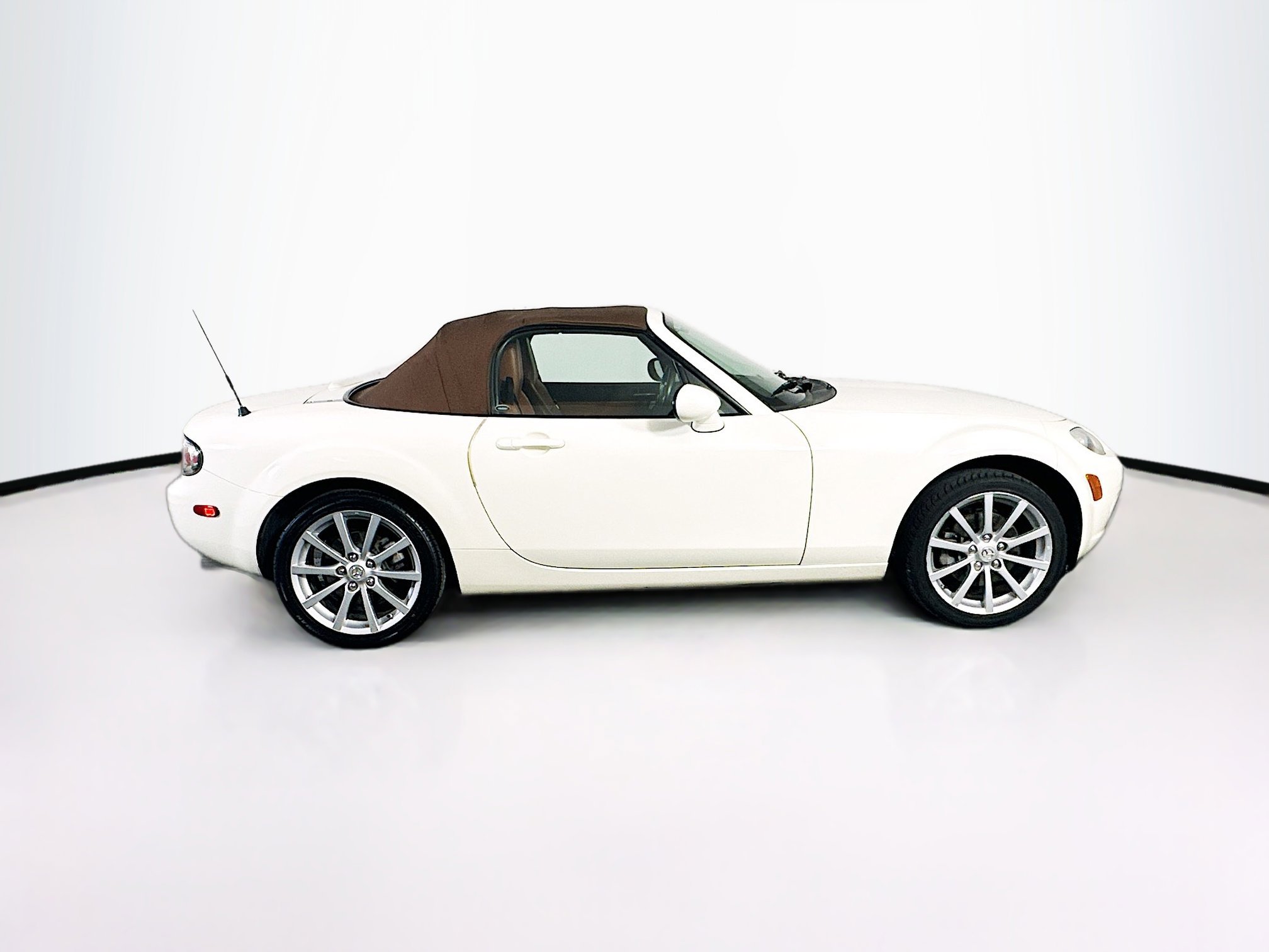 Used 2008 MAZDA MX-5 Miata Grand Touring image 10
