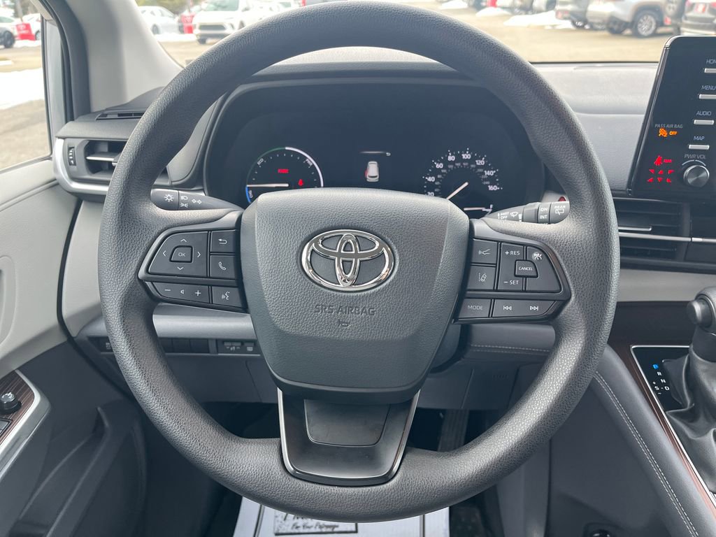 Certified 2024 Toyota Sienna LE image 15