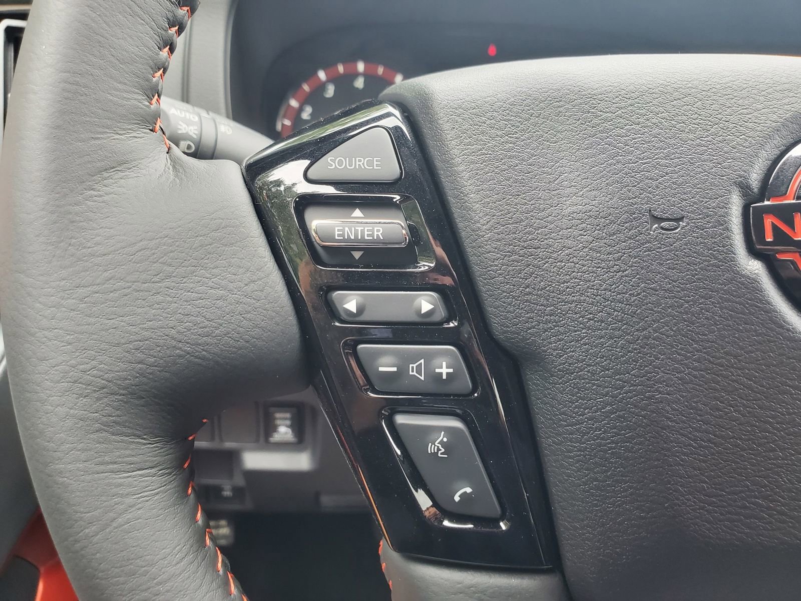 New 2026 Nissan Frontier PRO-4X w/ Pro-4x Convenience Package image 15