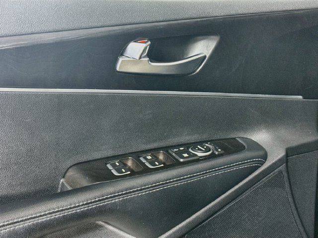 Used 2017 Kia Sorento FWD image 23