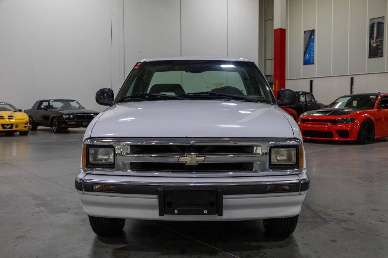 Used 1995 Chevrolet S10 Pickup LS RWD image 9