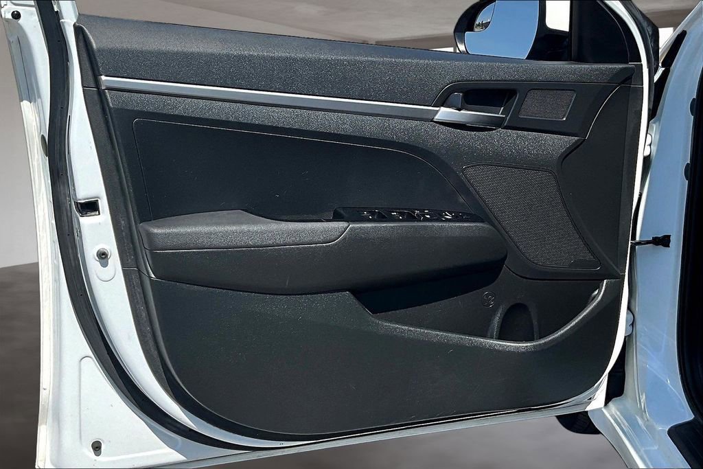 Used 2019 Hyundai Elantra SE w/ Cargo Package FWD image 19