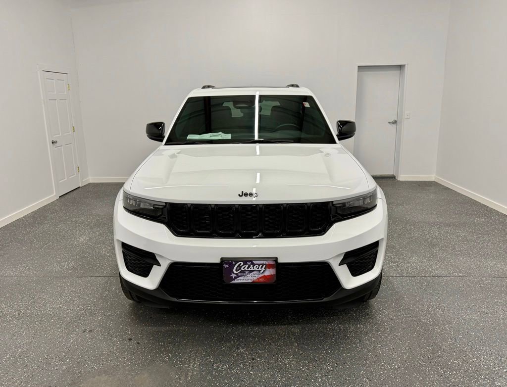 Used 2022 Jeep Grand Cherokee Altitude image 6