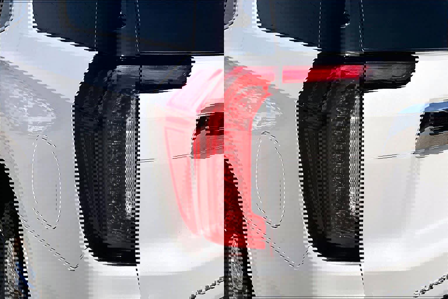 Used 2022 GMC Yukon SLT w/ SLT Premium Package image 29