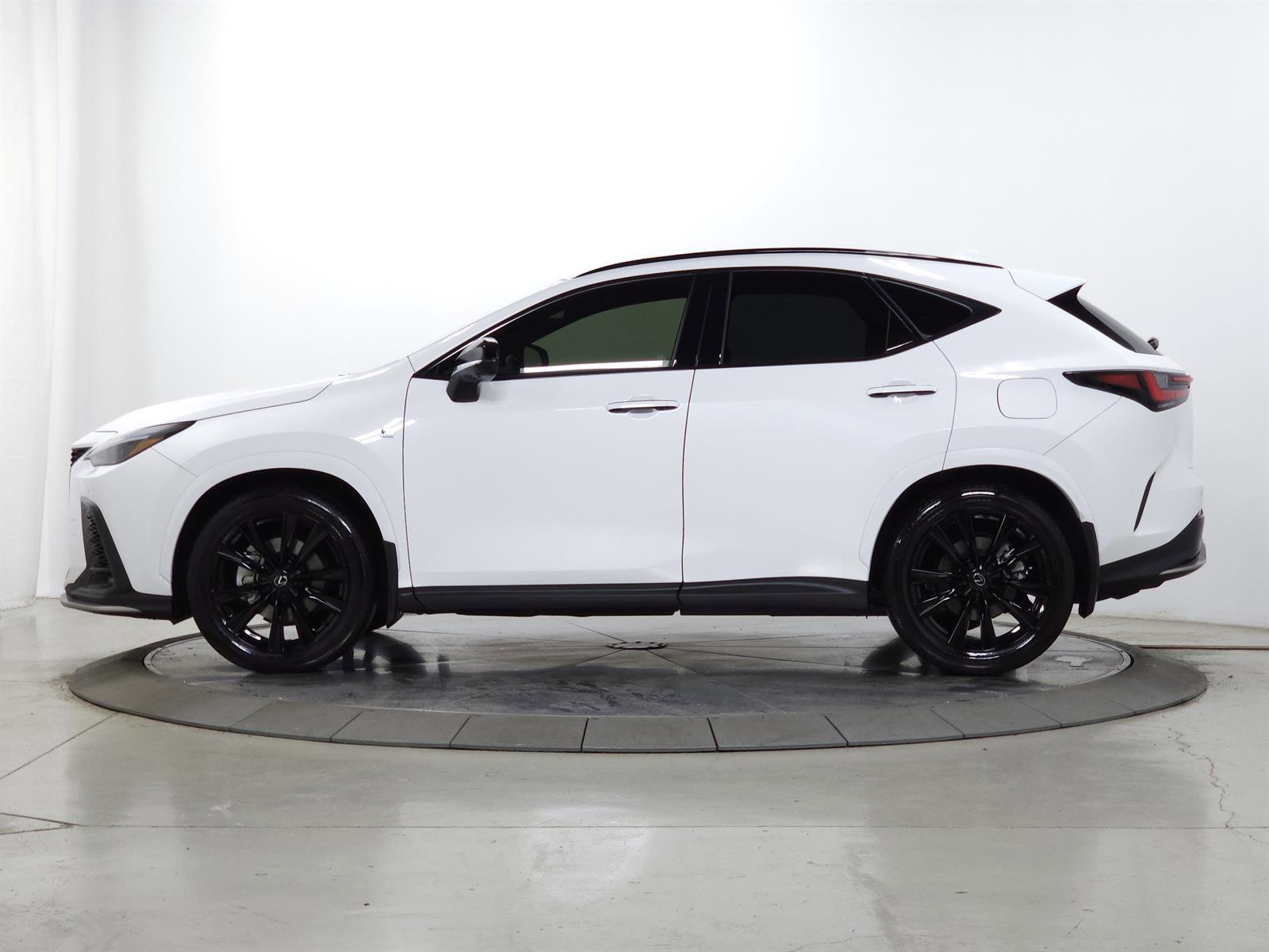 Used 2024 Lexus NX 350 F Sport image 4