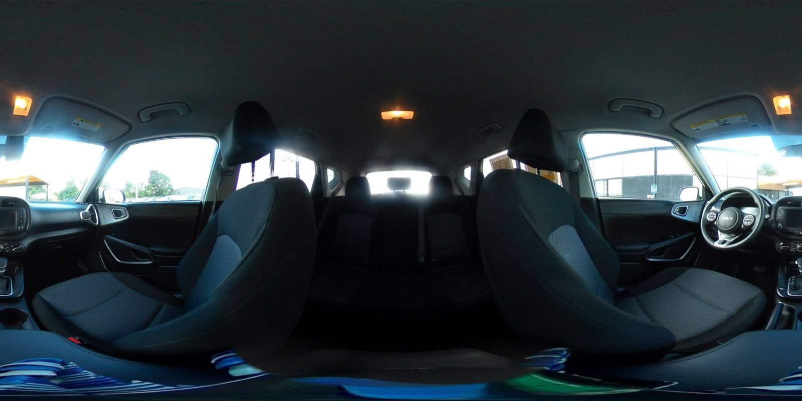Used 2025 Kia Soul LX w/ LX Technology Package FWD image 39