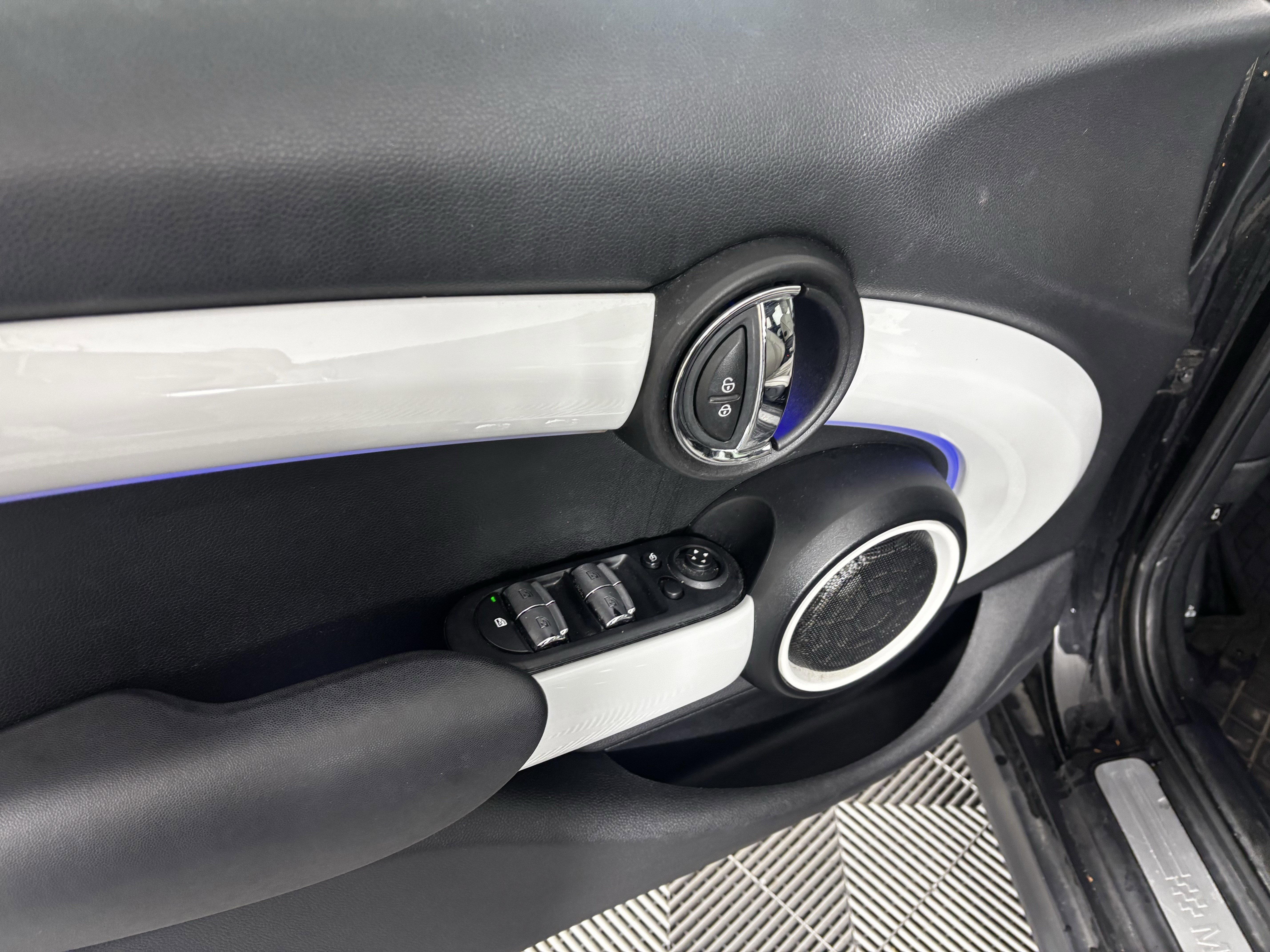 Used 2016 MINI Cooper S image 18