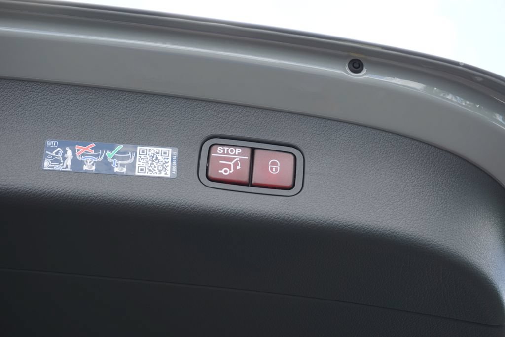 Certified 2025 Mercedes-Benz GLC 300 4MATIC image 57