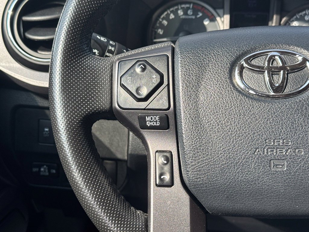 Used 2020 Toyota Tacoma TRD Sport w/ TRD Premium Sport Package AWD/4WD image 29