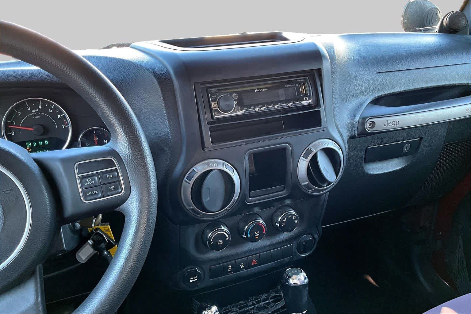 Used 2013 Jeep Wrangler Sport w/ Connectivity Group AWD/4WD image 7