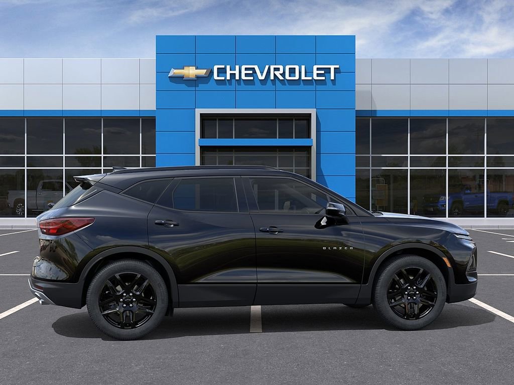 New 2026 Chevrolet Blazer LT image 5