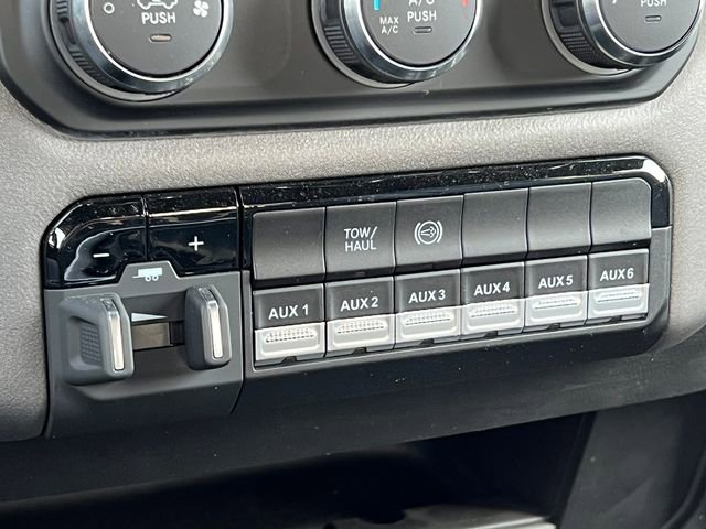 Used 2022 RAM 2500 Tradesman w/ Chrome Appearance Group image 31