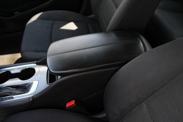 Used 2016 Chevrolet Malibu LT FWD image 18
