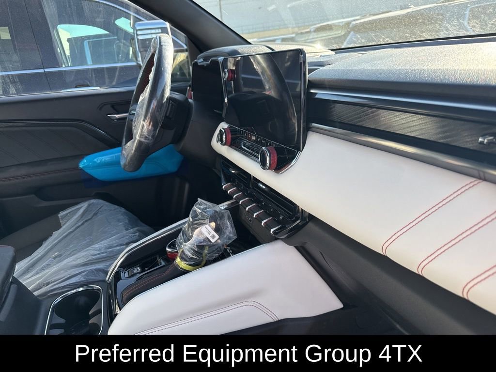 New 2026 GMC Canyon AT4X image 2