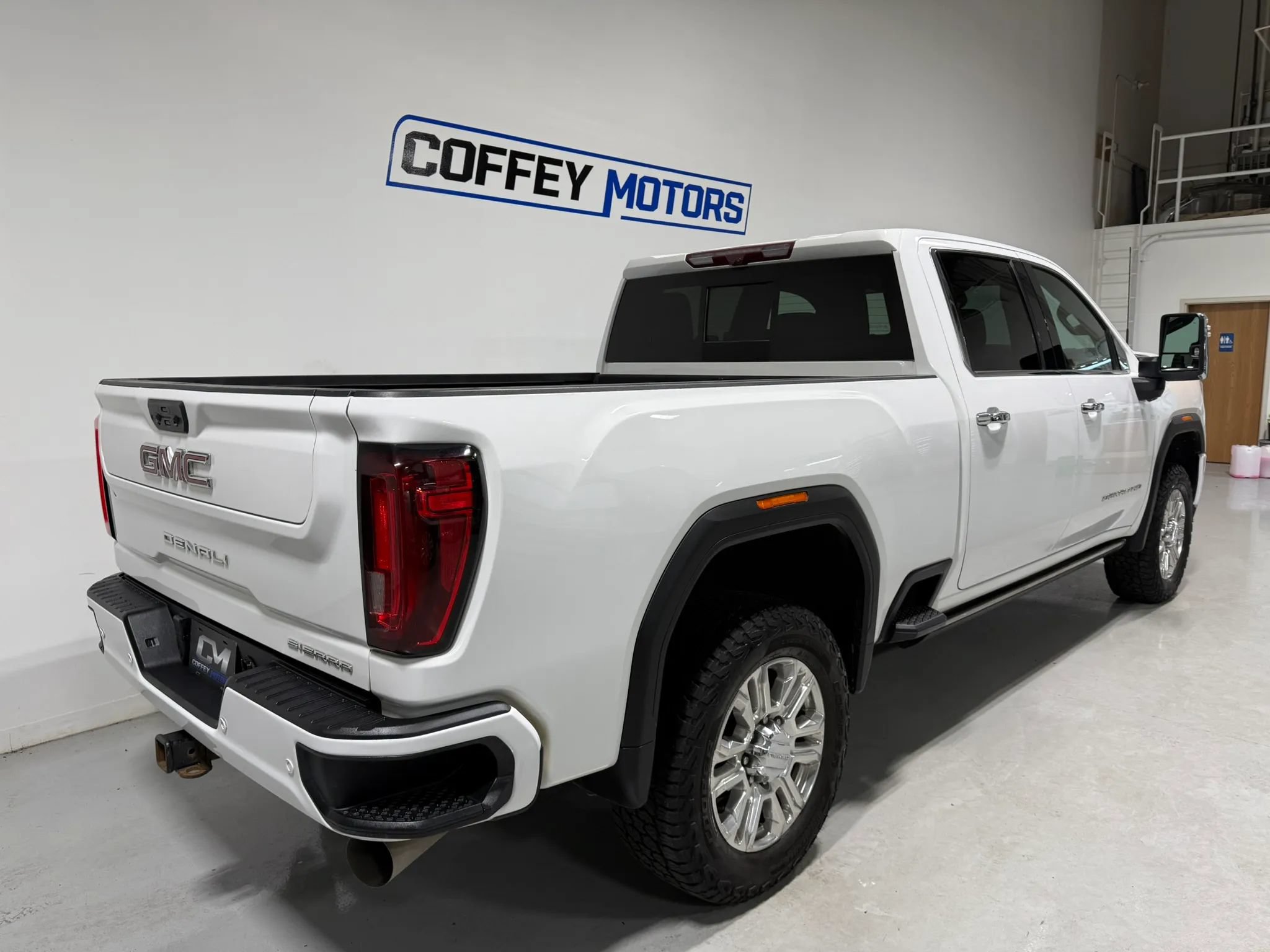 Used 2022 GMC Sierra 2500 Denali w/ Denali Ultimate Package AWD/4WD image 6