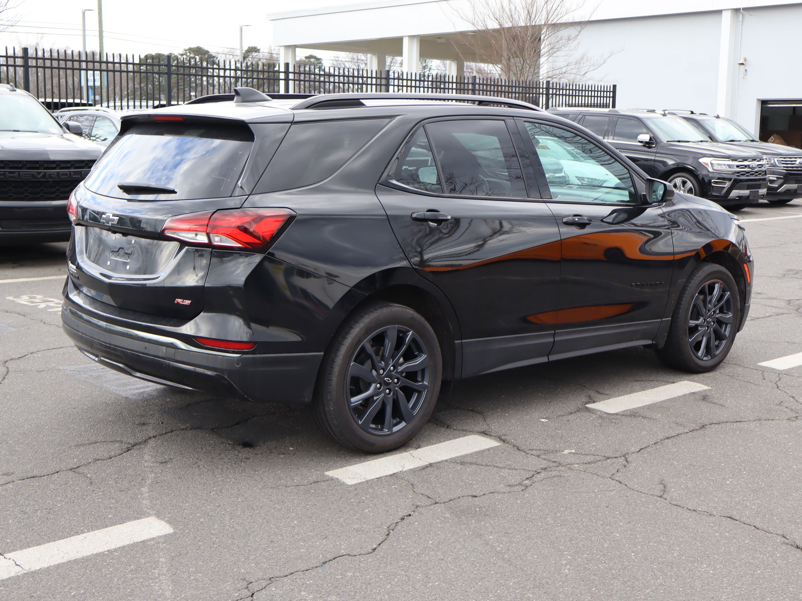 Used 2022 Chevrolet Equinox RS w/ LPO, Floor Liner Package image 10