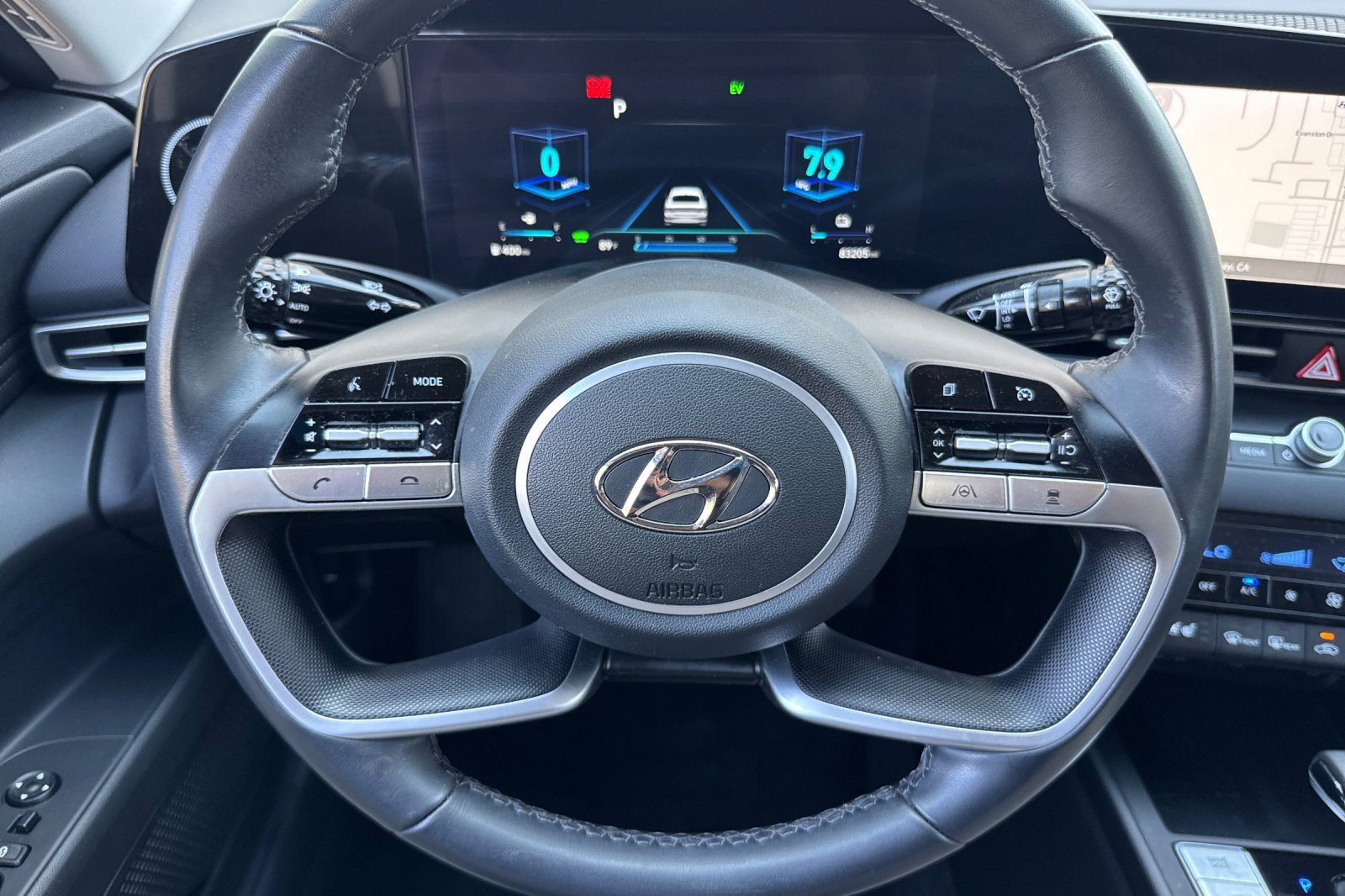 Used 2023 Hyundai Elantra Limited FWD image 11